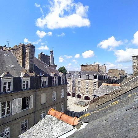 Le Nid - Fougeres Centre Historique Apartman Kültér fotó