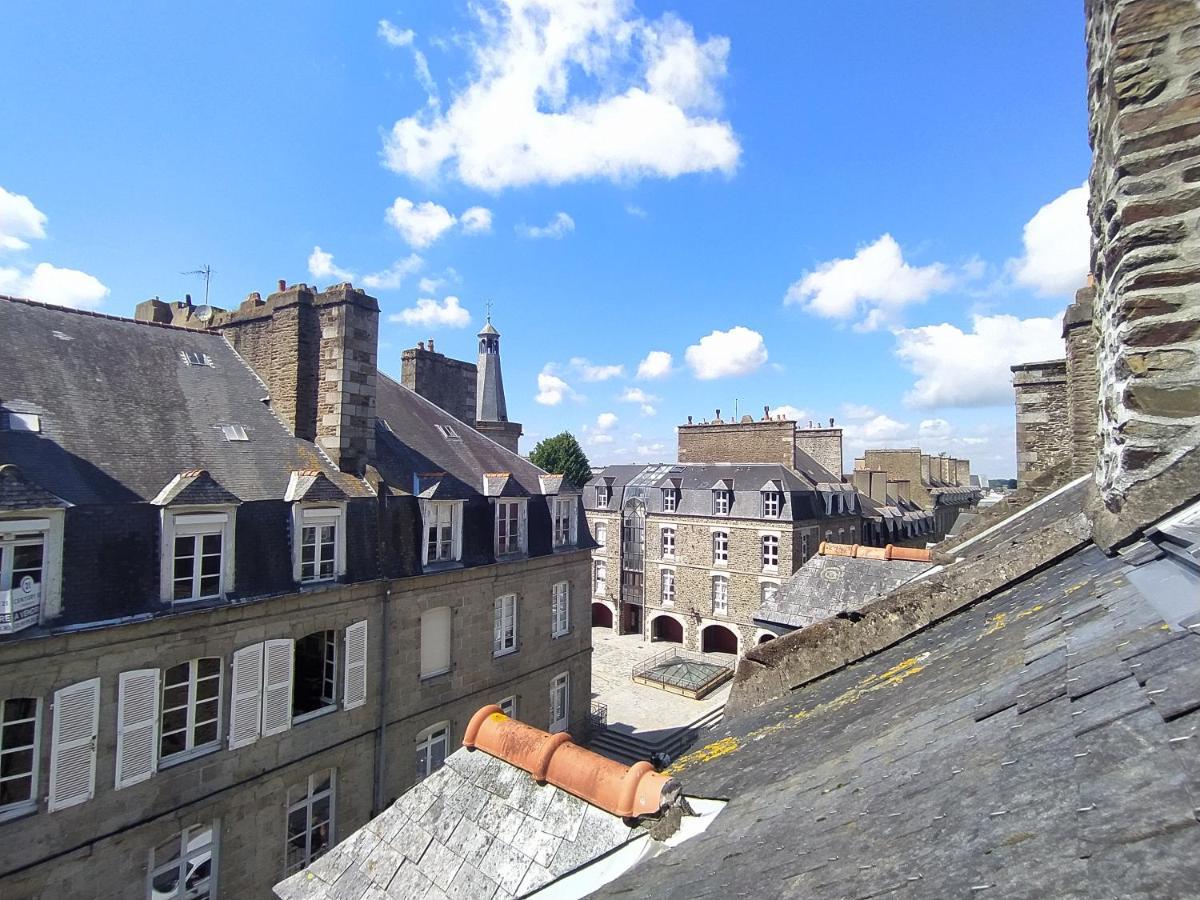 Le Nid - Fougeres Centre Historique Apartman Kültér fotó